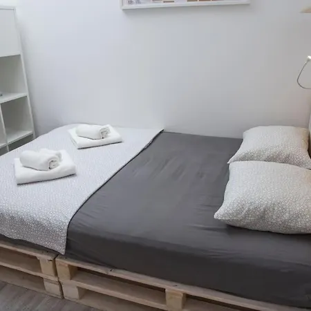 Lägenhet Cozy Studio Overlooking Downtown *