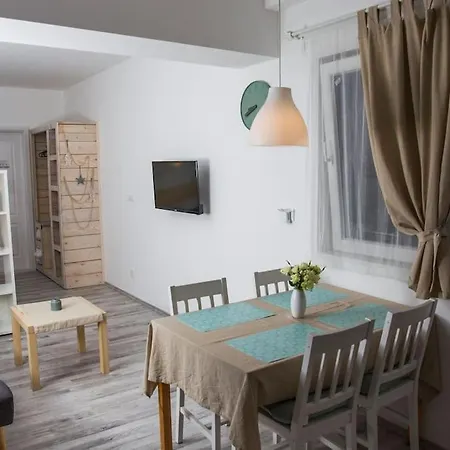 Cozy Studio Overlooking Downtown Lägenhet *