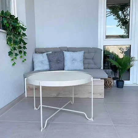 Cozy Studio Overlooking Downtown Lägenhet *